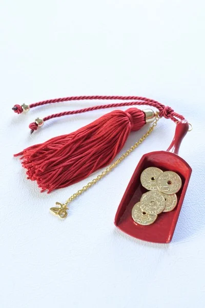 Γούρι 2026 Σέσουλα Κόκκινη με Δεκάρες