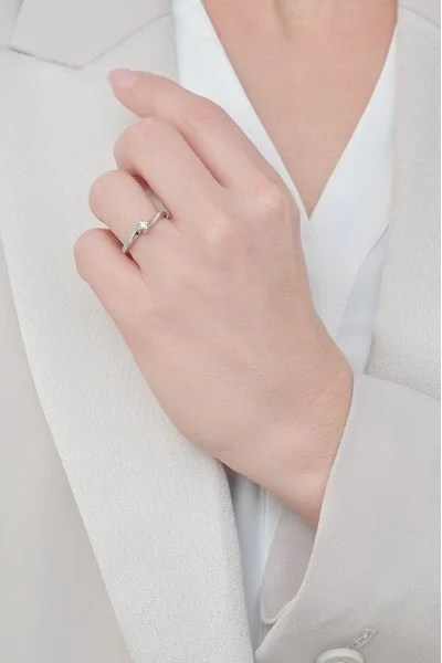 Δαχτυλίδι Λευκόχρυσο 18Κ Μονόπετρο Φλόγα 0.18ct