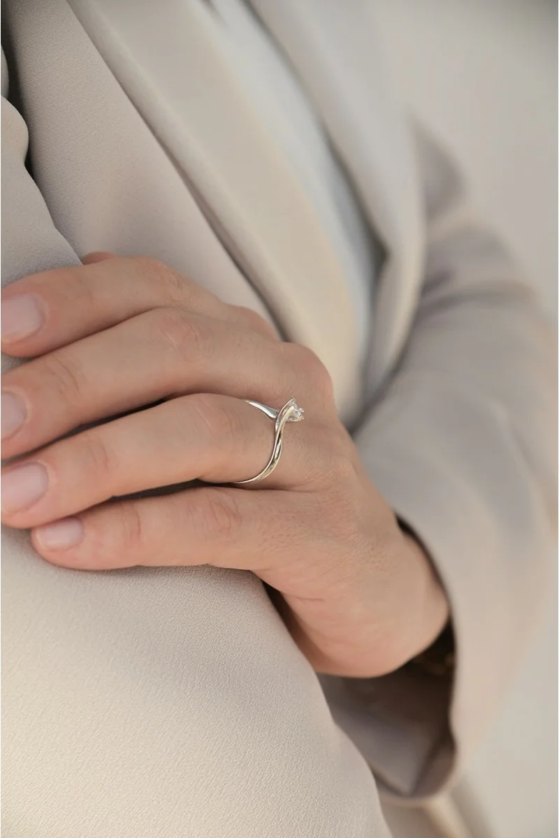 Μονόπετρο Λευκόχρυσο 18Κ Διαμάντι IGI Φλόγα 0.30ct
