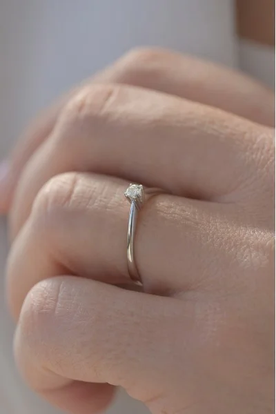 Μονόπετρο Λευκόχρυσο 18Κ Διαμάντι 0.10ct