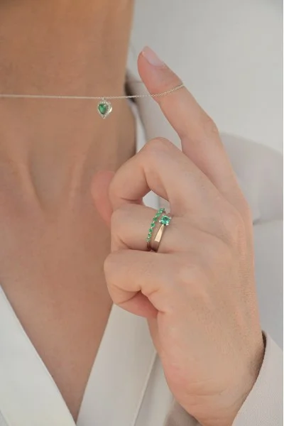 Μονόπετρο Λευκόχρυσο 18Κ Σμαράγδι 0.20Ct