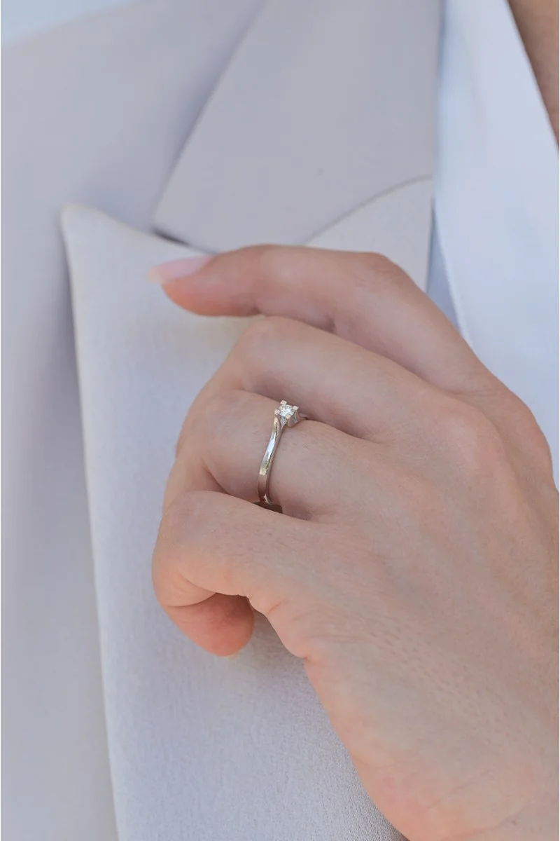 Μονόπετρο Λευκόχρυσο 18Κ Διαμάντι Φλόγα 0.11ct