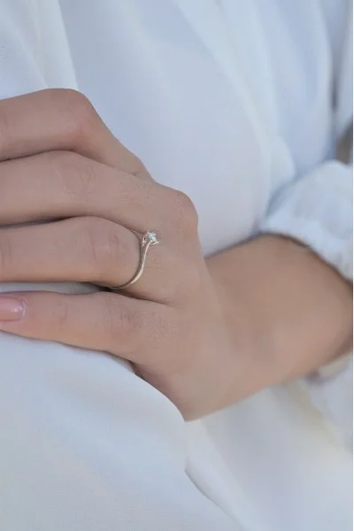 Μονόπετρο Λευκόχρυσο 18Κ Διαμάντι Φλόγα 0.11ct