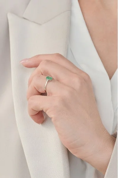 Δαχτυλίδι Λευκόχρυσο 18Κ Διαμάντι Σμαράγδι 0.80Ct