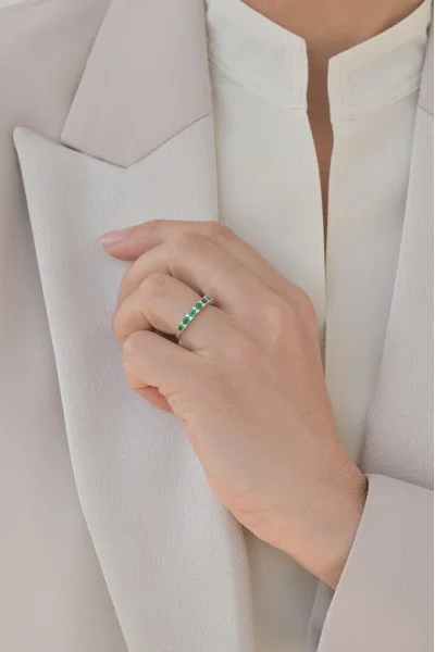 Δαχτυλίδι Λευκόχρυσο 18Κ Διαμάντι Σμαράγδι Σειρέ 0.71Ct