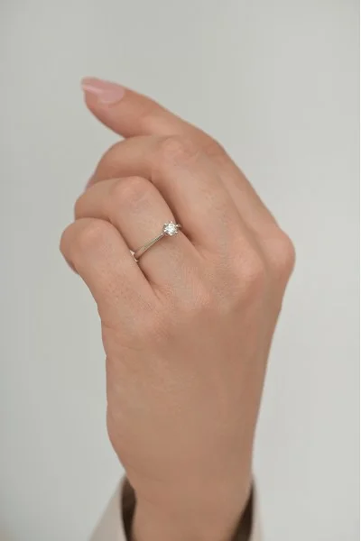 Μονόπετρο Εξάδοντο Λευκόχρυσο 18Κ Διαμάντι IGI 0.30ct