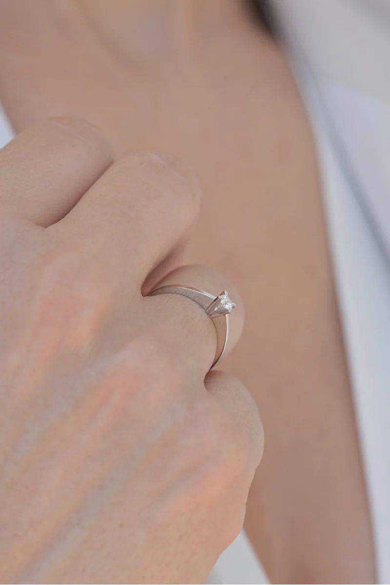 Μονόπετρο Λευκόχρυσο 18Κ Διαμάντι 0.15ct
