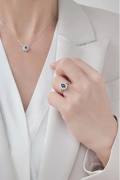 Μονόπετρο Λευκόχρυσο 18Κ Διαμάντι Ζαφείρι 1.09Ct