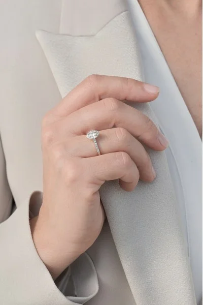 Δαχτυλίδι Λευκόχρυσο 18Κ Oval Cut Μονόπετρο Halo 0.60ct