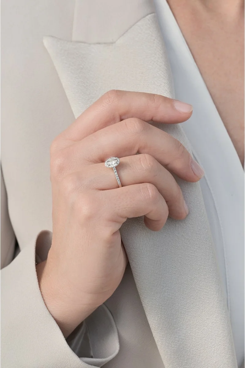 Δαχτυλίδι Λευκόχρυσο 18Κ Oval Cut GIA Μονόπετρο Halo 0.60ct