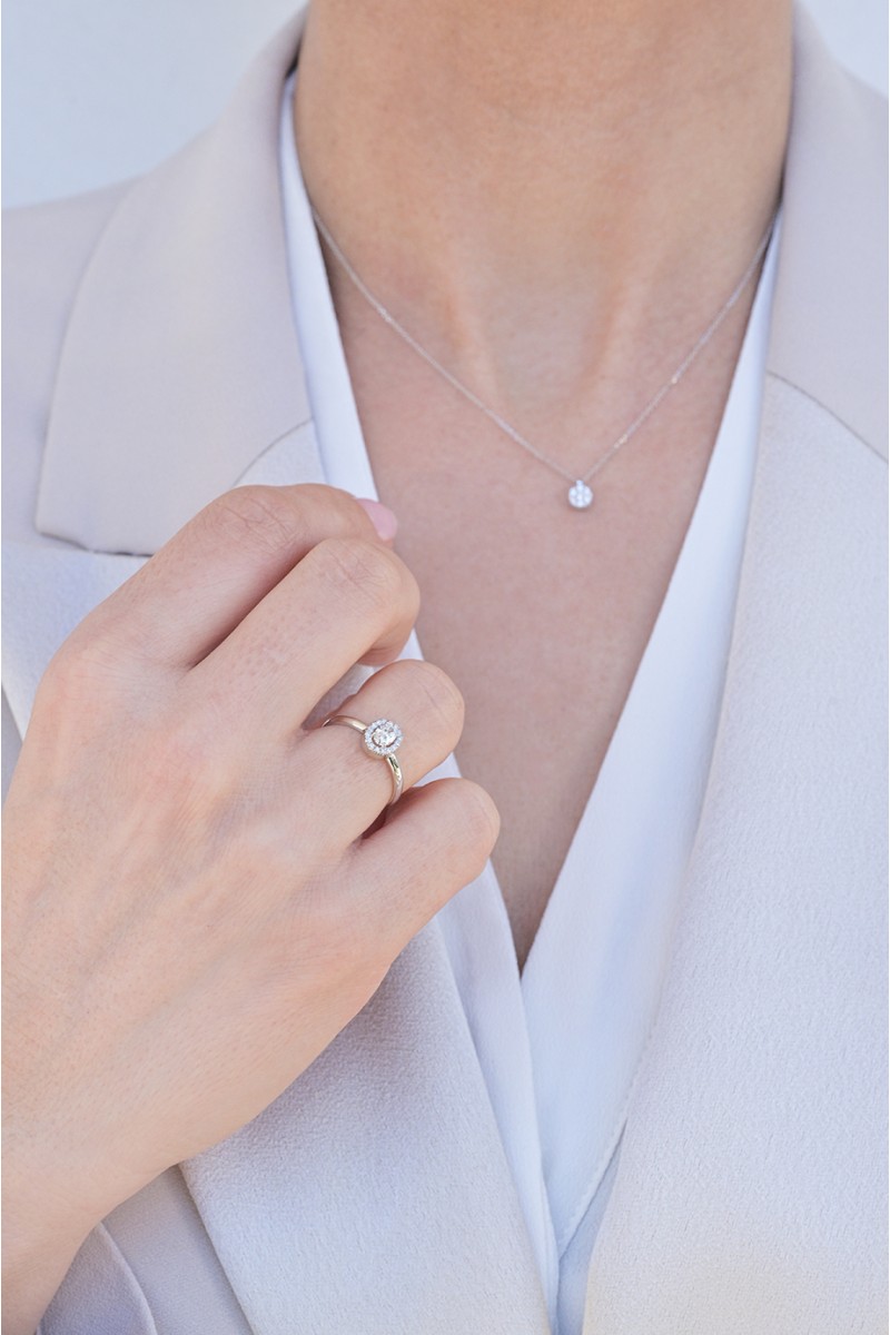 Δαχτυλίδι Λευκόχρυσο 18Κ Oval Cut GIA Halo 0.45ct