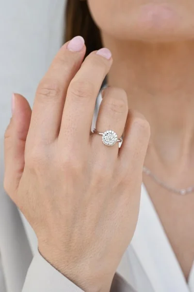 Δαχτυλίδι Λευκόχρυσο 18Κ Διαμάντι Pave Hallo 0.71ct