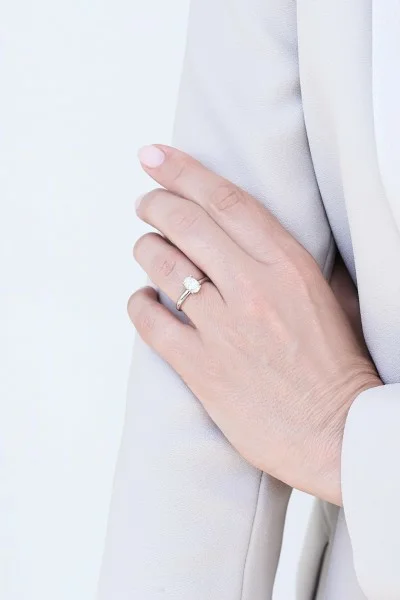 Δαχτυλίδι Λευκόχρυσο 14Κ με Oval Lab-Grown IGI Διαμάντι 1.08ct