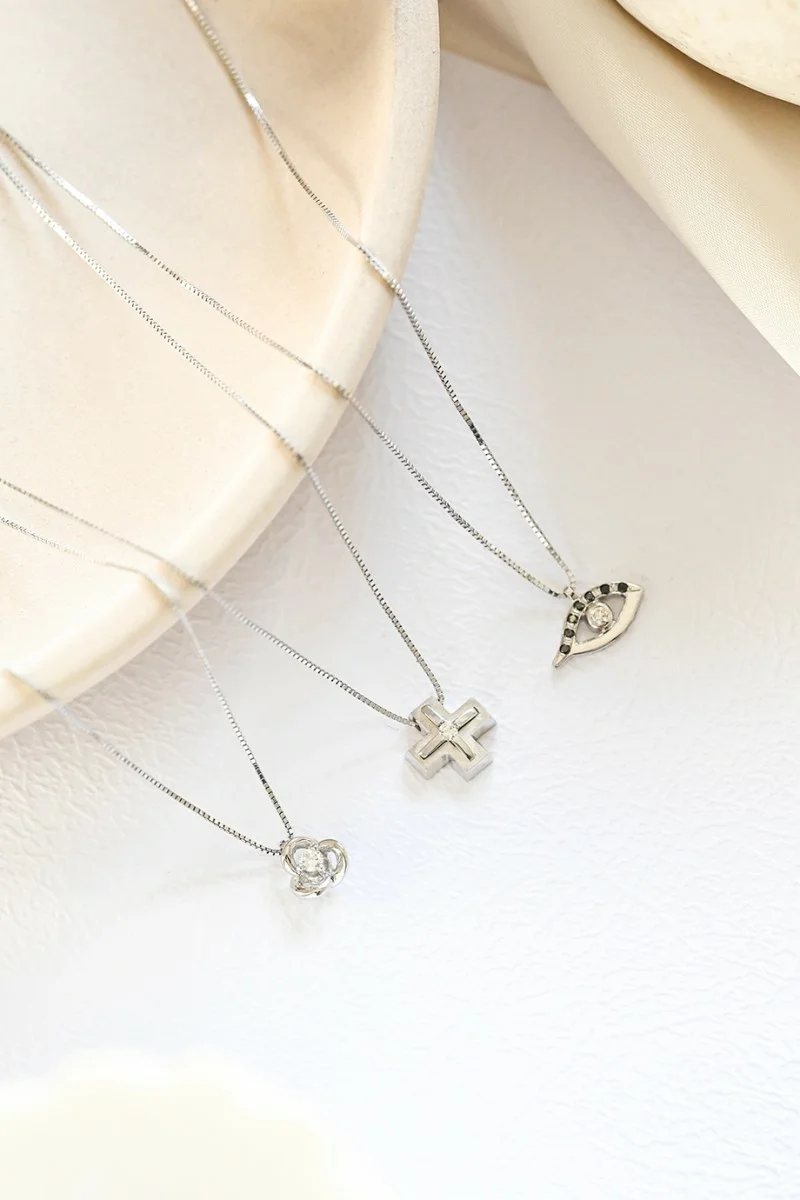 Κολιέ Χρυσό 18Κ Σταυρός με Aλυσίδα με Brillant 0.025Ct