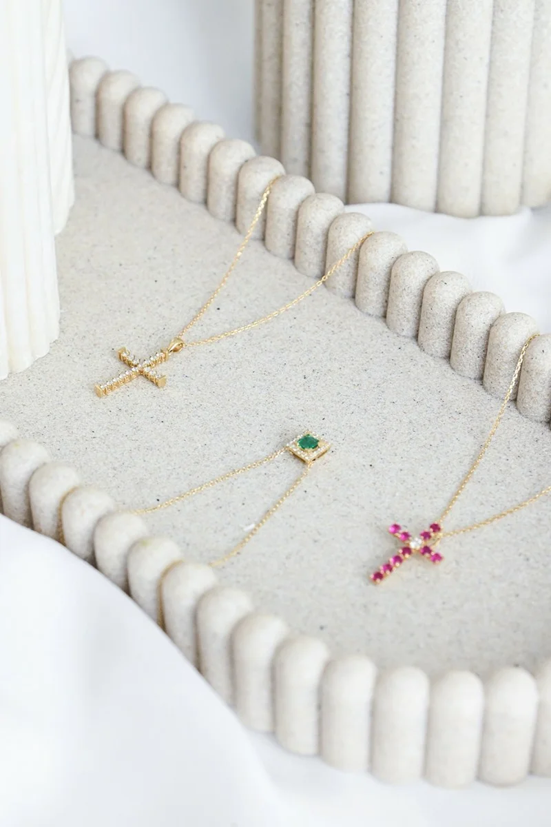 Κολιέ Χρυσό 18Κ Σταυρός με Διαμάντια Brillant 0.16Ct