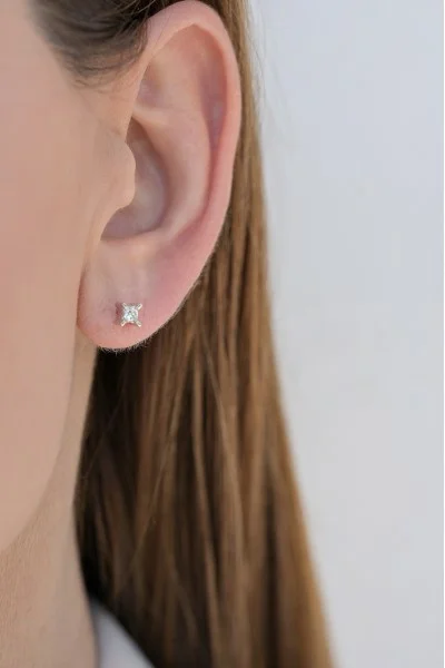 Σκουλαρίκια Λευκόχρυσο 18Κ Καρφωτό Αστέρι Διαμάντι 0.16ct