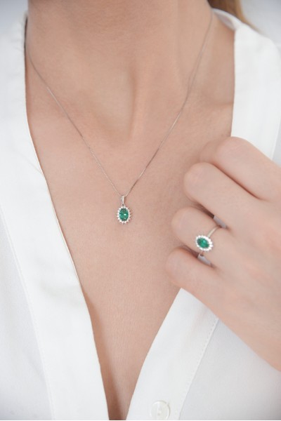 Κρεμαστό Λευκόχρυσο 14Κ Ροζέτα Σμαράγδι 6105