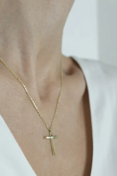 Κολιέ Xρυσό 18Κ Σταυρός με Διαμάντια Brillant 0.02Ct