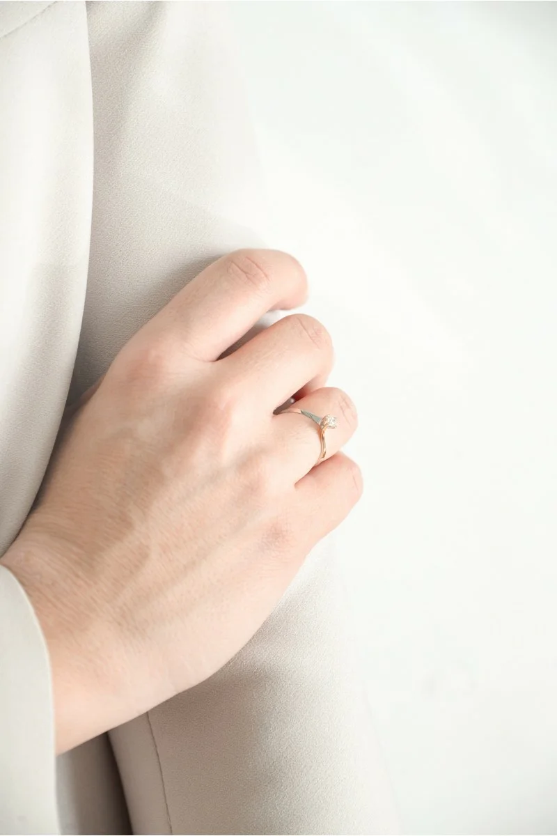 Μονόπετρο Λευκόχρυσο 18Κ Διαμάντι Φλόγα 0.14ct