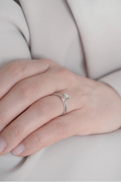 Δαχτυλίδι Λευκόχρυσο Φλόγα 18Κ Μονόπετρο Διαμάντι 0.17ct