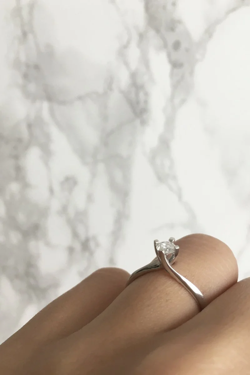 Μονόπετρο Λευκόχρυσο 18Κ Διαμάντι IGI Φλόγα 0.30ct