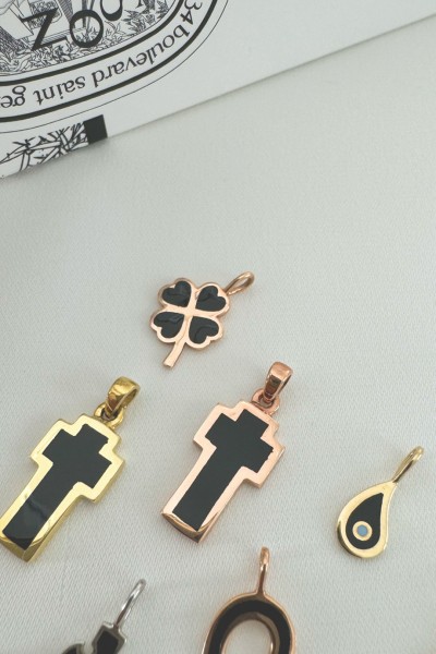 Κρεμαστό Χρυσό 14Κ Σταυρός Μεγάλος Διπλής Όψης Μαύρο-Λευκό